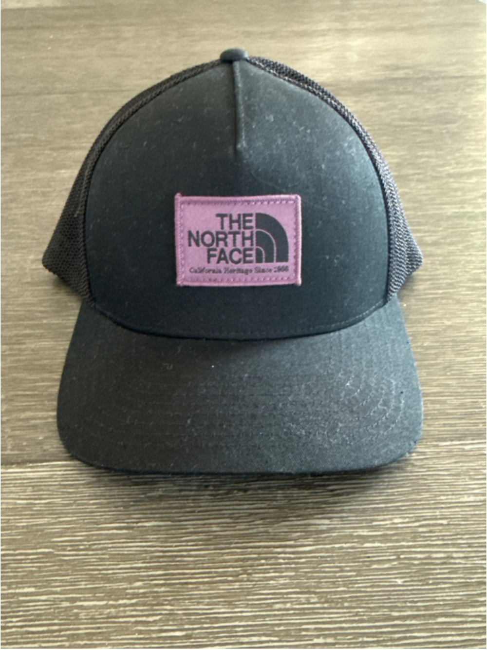 The North Face Keep It Patched Trucker Hat ONE SIZE - Picture 7 of 8